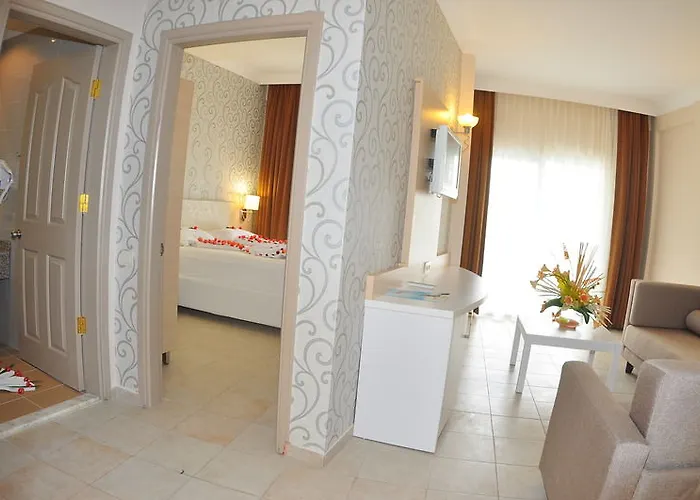 Hotel Club Mermaid Village 4*