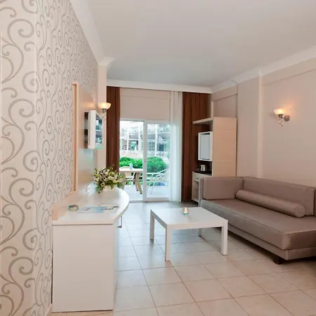 מלון Club Mermaid Village 4*
