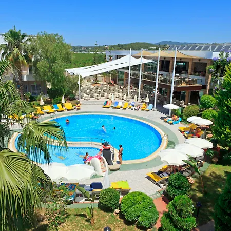 Hotel Club Mermaid Village 4*
