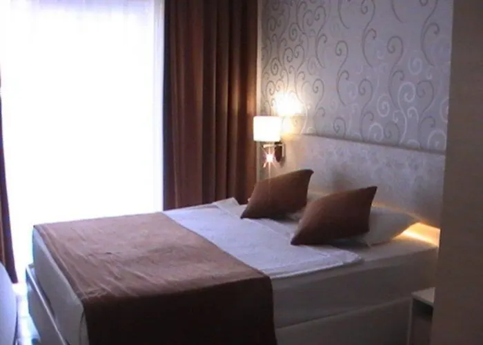 Hotel Club Mermaid Village 4*